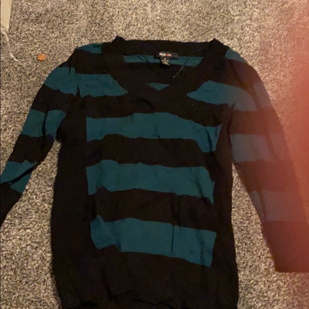 Sweater - Picture 2 of 2